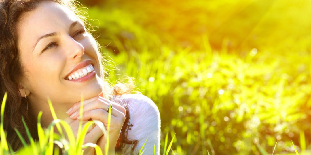 sun-relaxation-women-rays-meadow-1080×675